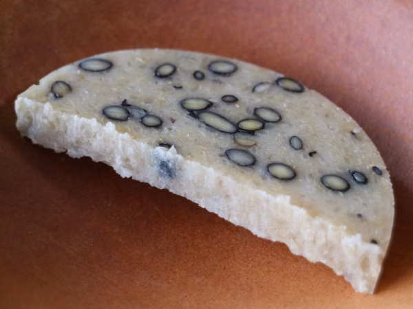 お正月用　黒豆入り玄米餅１０個入り（切り餅）