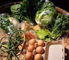【月2回冷蔵】初夏から秋まで定期便　5月～11月　平飼有精卵と旬野菜セット便