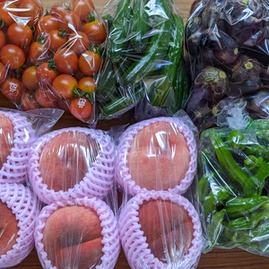 桃と夏野菜の詰め合わせ