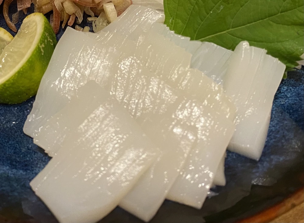 《冷蔵》コウイカ（中）1kg 3-5杯《送料一律800円》