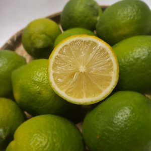 味くらべ　ユーレカレモンとマイヤーレモン　合計２㌔