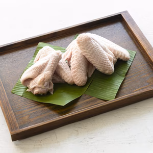 【唐揚げ、煮物に】久米島赤鶏手羽１キロ