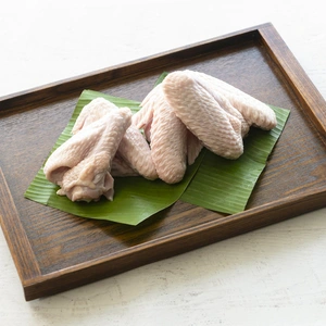 【唐揚げ、煮物に】久米島赤鶏手羽１キロ
