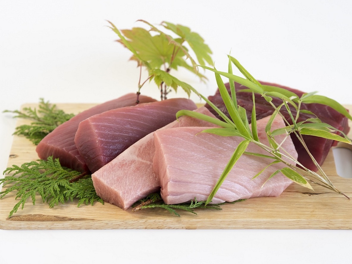 [深浦産天然本マグロ]赤身・中トロ・大トロセット(550g) 赤身200g、中トロ200g、大トロ150g