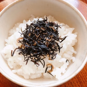 【ちりめんひじき鉄釜再販】ひじきがすぐ食べられるふりかけにちりめんひじき