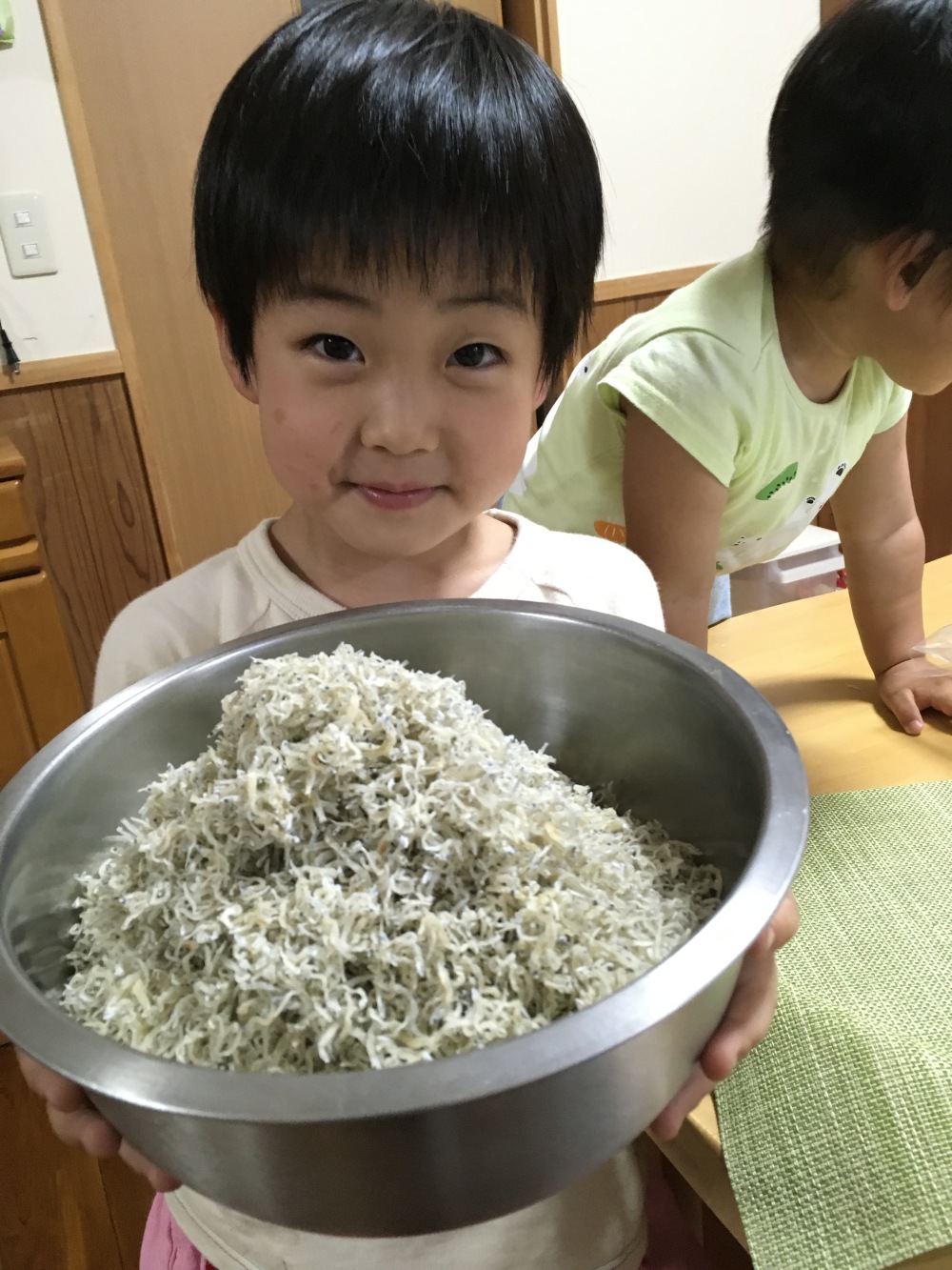 年新物 栄進丸のちりめんサイズ小1キロからさらにお得 農家漁師から産地直送の通販 ポケットマルシェ