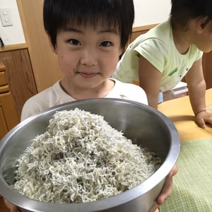 2020年新物　栄進丸のちりめんサイズ小1キロからさらにお得