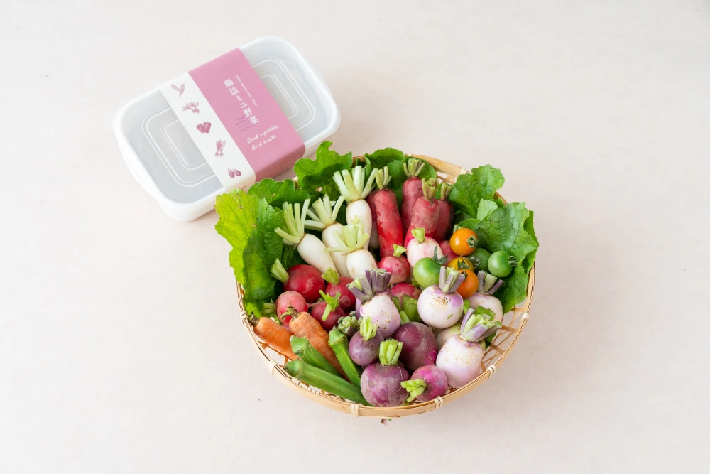 旬のかわいいミニ野菜+ぬか床セット(専用容器付き)