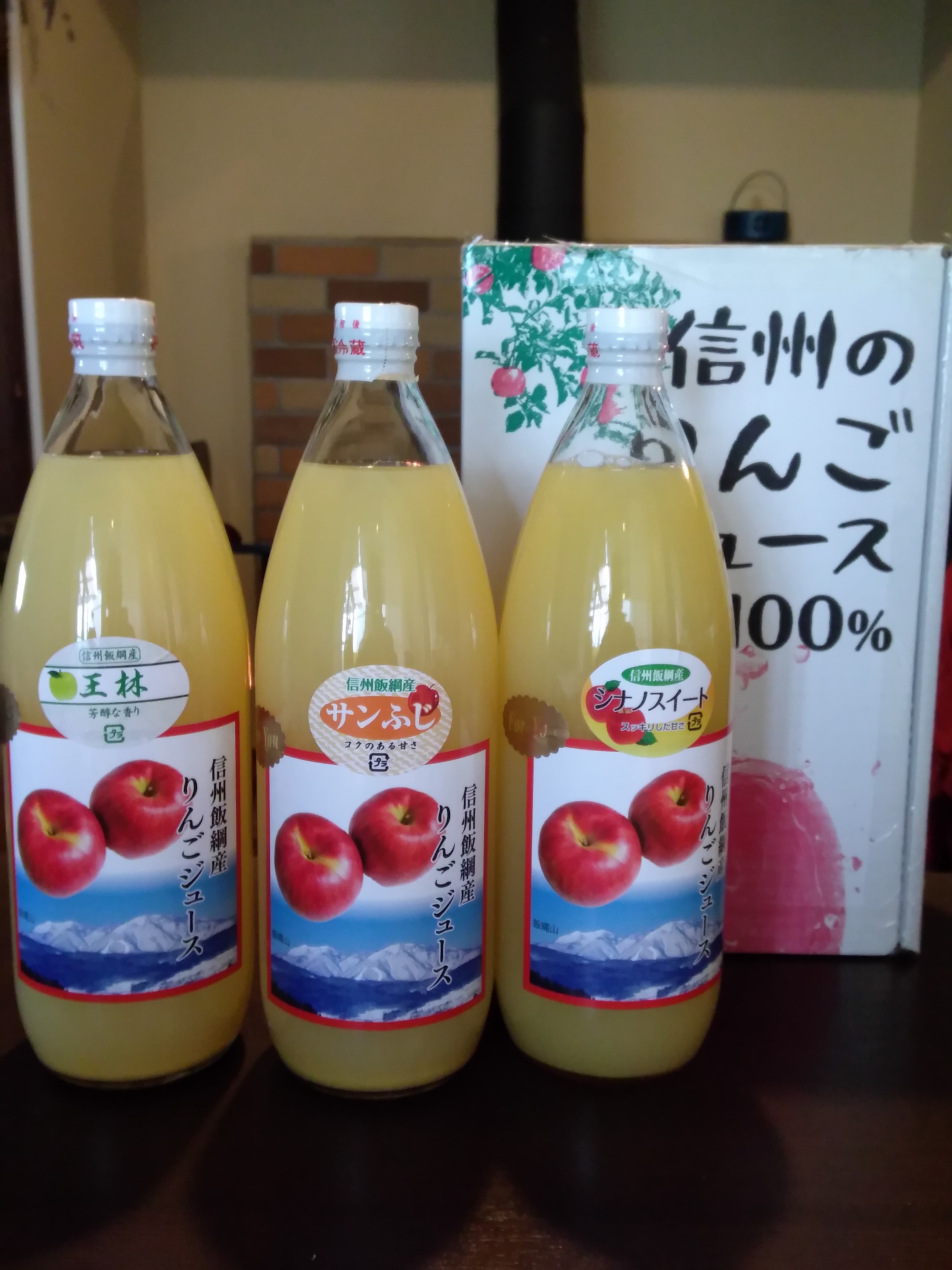 信州飯綱産りんごジュース 【3種類の味 1L瓶3本または6本セット ...