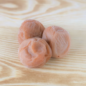 母の日プレゼントに！　無添加【減塩】　昔ながらの白干梅500g（25粒程）