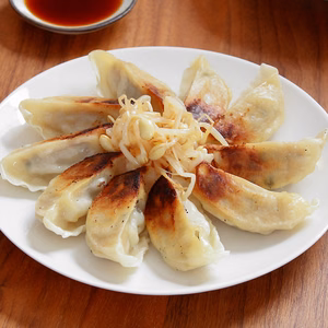 元気豚　肉餃子　180ｇ（18ｇ×10個入）