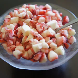 コロコロにダイスカット！完熟冷凍いちご「ぷち苺」1kg