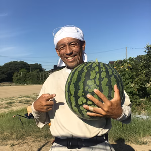 能登の砂丘地育ちのシャリ感と甘さあふれるスイカ！