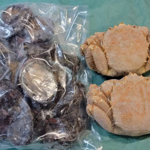 正月セット限定1箱  【ボイル毛蟹2杯＆蝦夷アワビ1キロ】冷凍