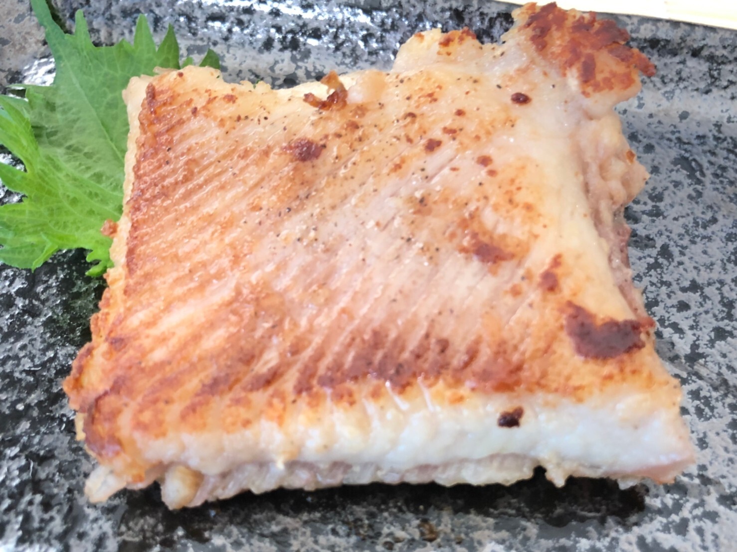 北海道宗谷産 真かすべむき身1kg 皮付き切身1kg 農家漁師から産地直送の通販 ポケットマルシェ