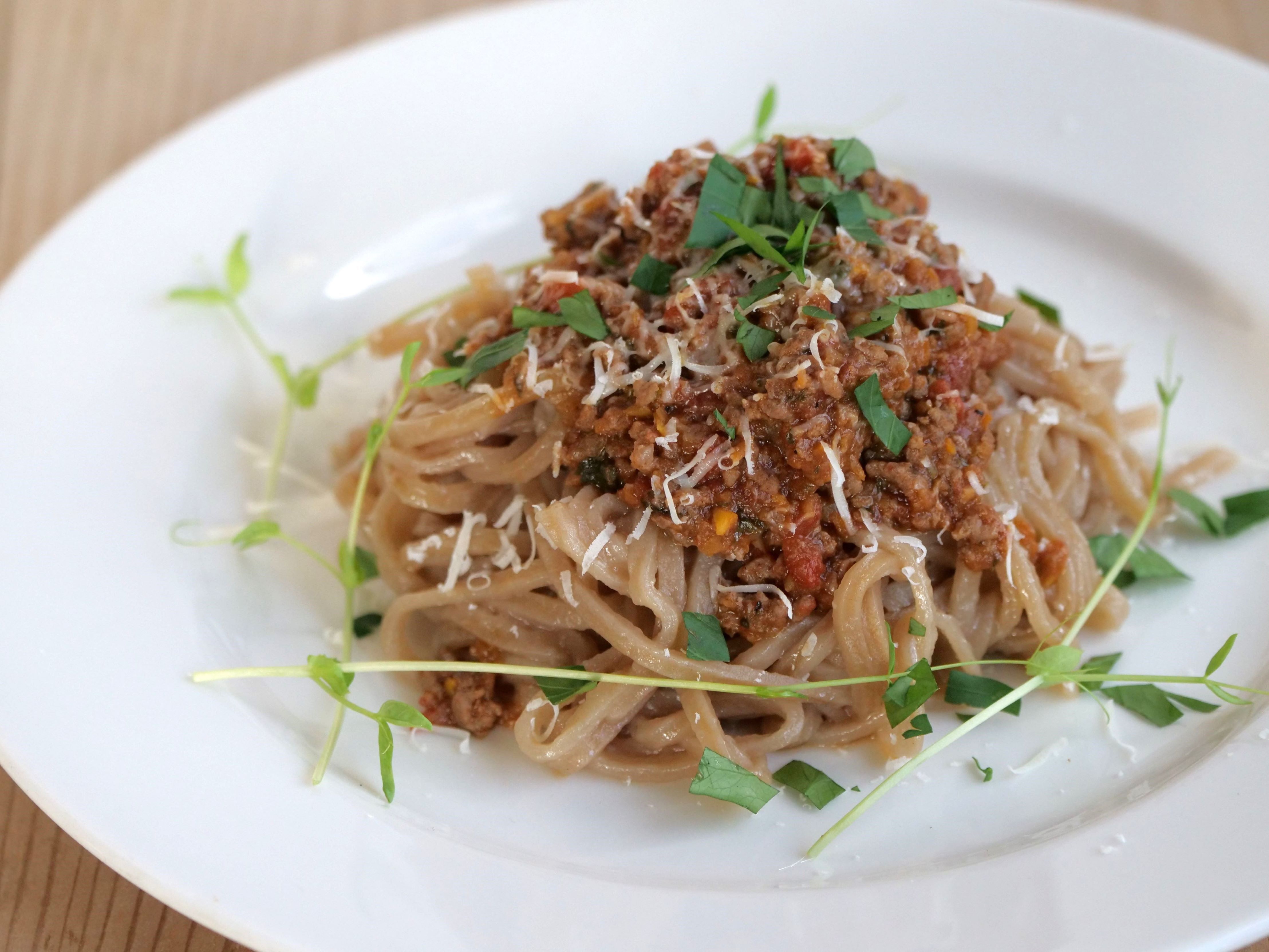 登米の米粉めん 玄米麺・白米麺セット120g×4食〜 グルテンフリー 無添加 玄米麺120g×4食、白米麺120g×4食