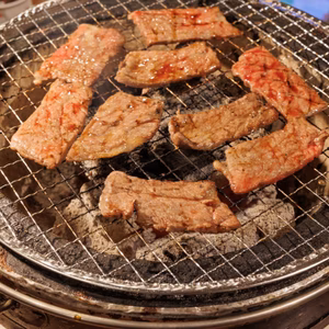【ラスト１パック】兵庫県産黒毛和牛（経産牛）「中バラ（焼肉用）500g/パック」
