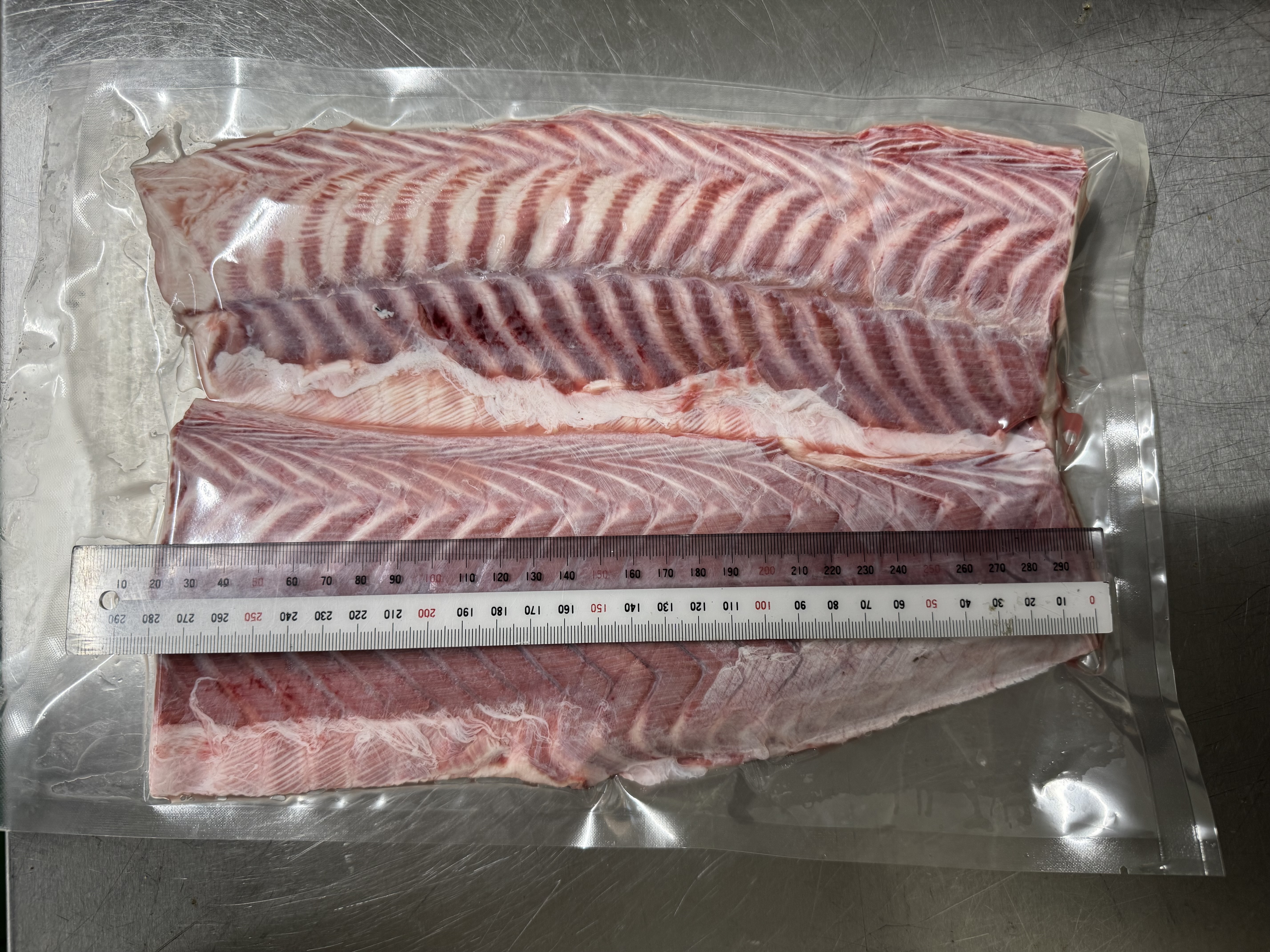 とっても肉厚!アブラツノザメむき身 1パック(1,000g前後)