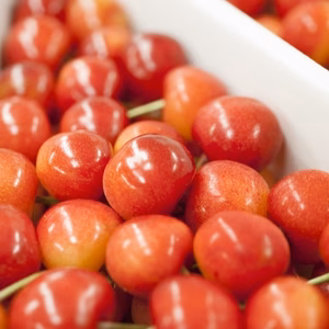 【山形県産】佐藤錦 たっぷり１ｋｇ！秀品 2L～L玉混合 大粒 バラ詰さくらんぼ