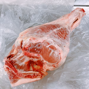 【業者の方向け！】ひまわり豚の骨付き腿肉丸ごと1本　重量約10kg
