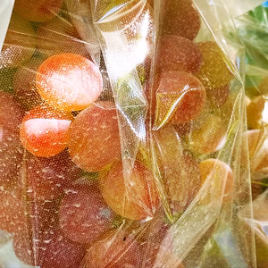岡山県産種なしサニードルチェ（約1kg、3～4房）