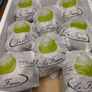 ラ・フランス8玉Lサイズ
