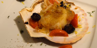 食べログ4.0のイタリアンシェフが教える、「生食ホタテ」をあえて加熱！うまみを引き出す絶品レシピ