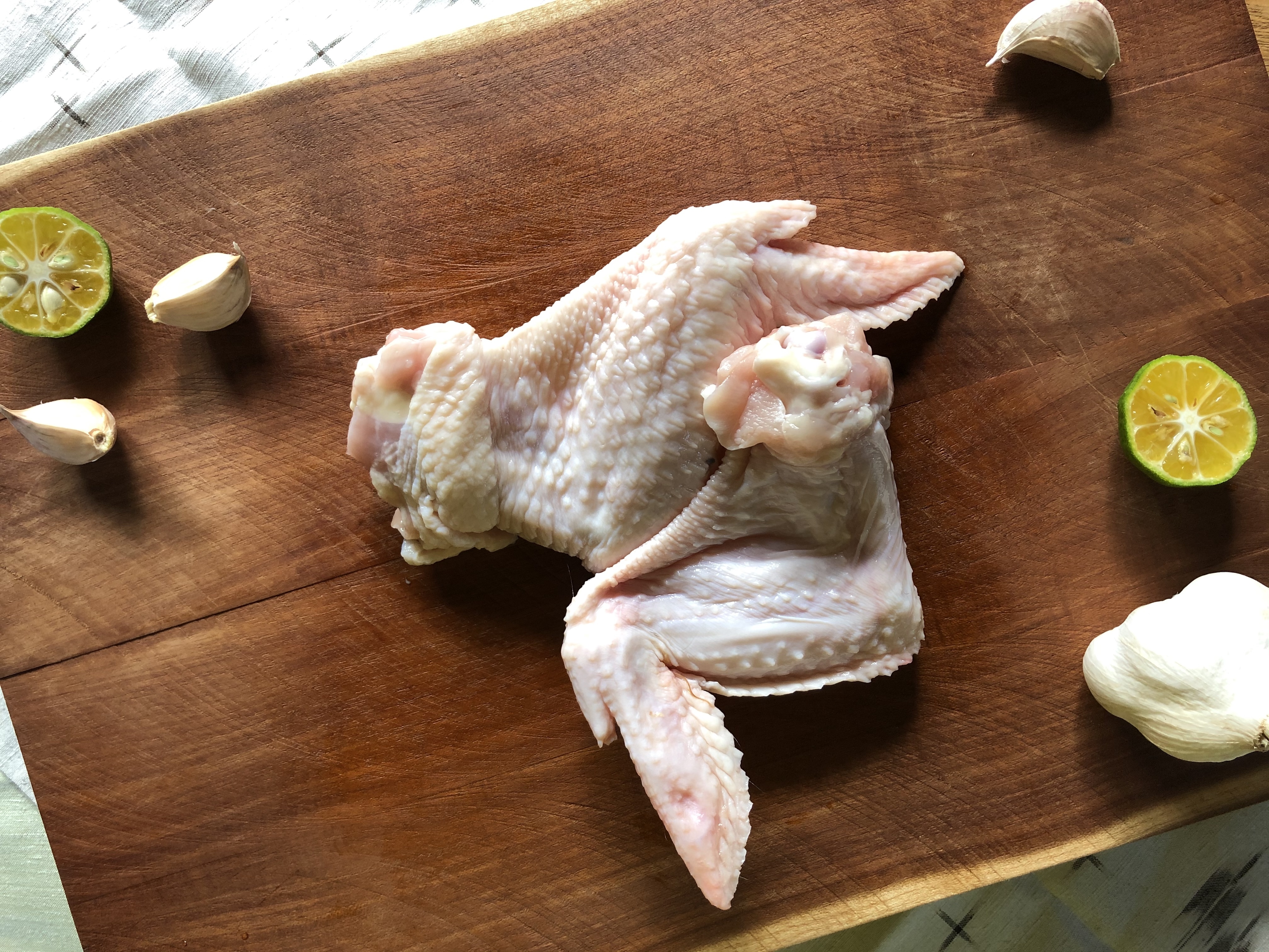 唐揚げ 煮物に 久米島赤鶏手羽１キロ 農家漁師から産地直送の通販 ポケットマルシェ