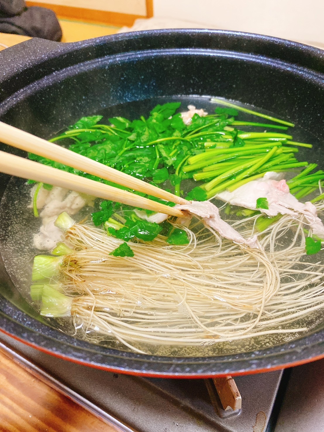 根っこが主役！湯沢市産『三関せり』 500g｜せりの商品詳細｜ポケット