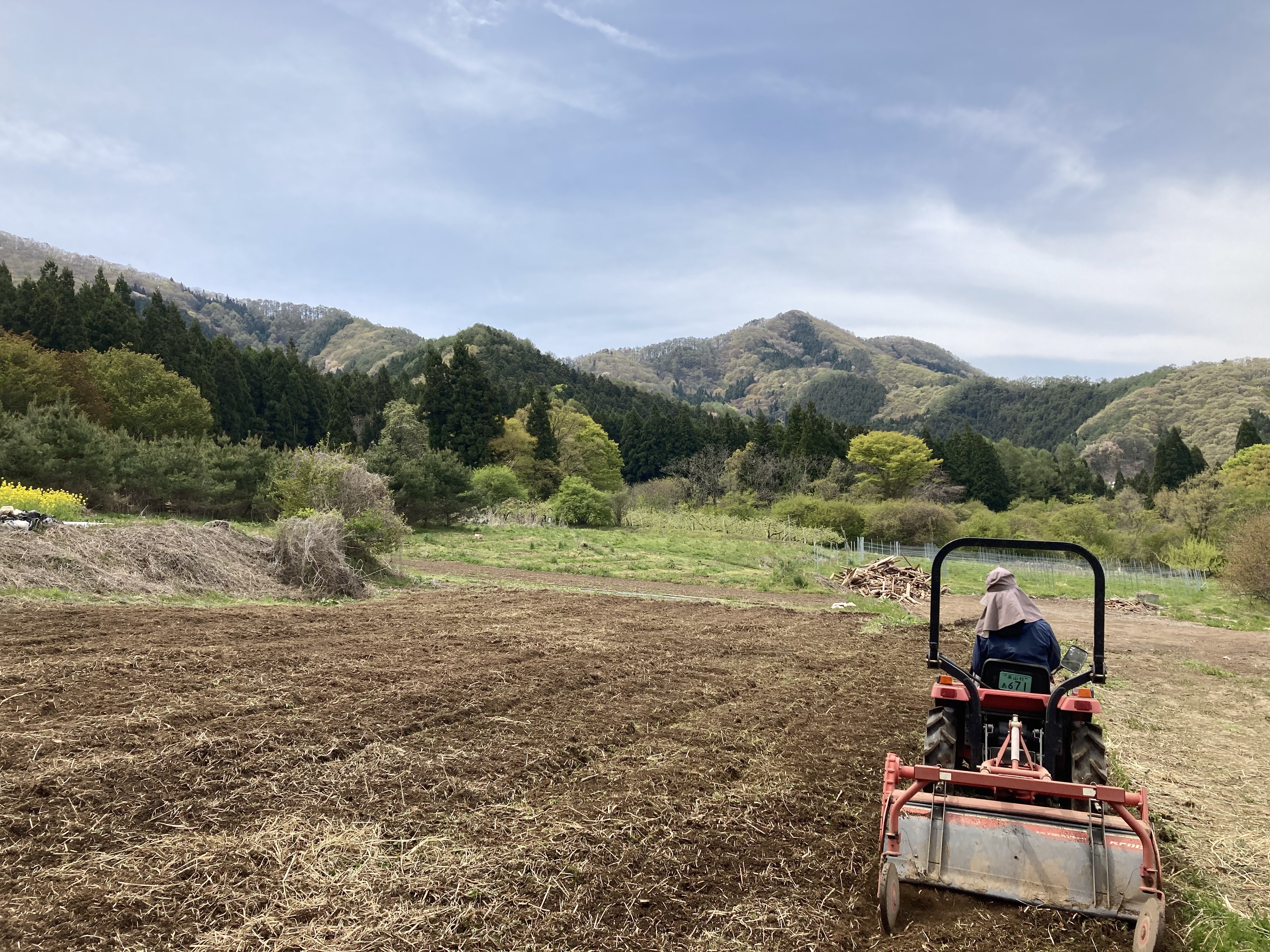 長野県上高井郡高山村｜山の野菜園 といろ｜宮川未央さんの生産者
