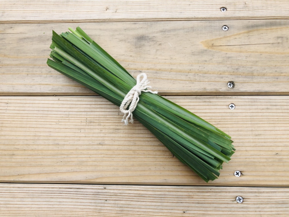 香り楽しむ フレッシュ 生レモングラス 農薬不使用 農家漁師から産地直送の通販 ポケットマルシェ