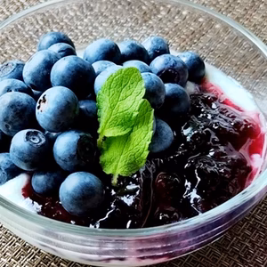 8月一杯　甘くてジューシーな中粒ブルーベリー(お徳用)
