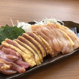 当店人気No1商品♪大摩桜 王道の鶏刺し12P＋さしみ醤油セット（冷凍）