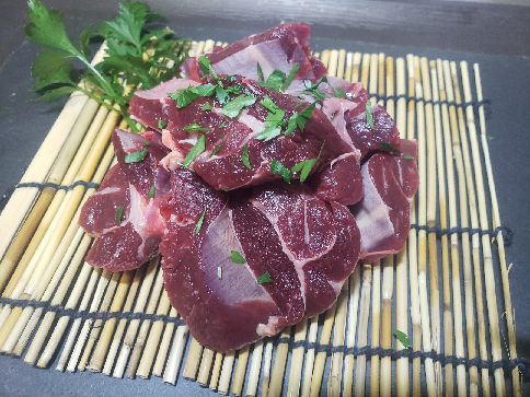 オーストリッチ(ダチョウ肉) スジ肉 計1000g超 クール代当園負担