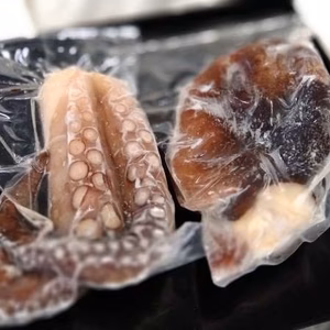 【人気商品！】浜茹でタコ足＆頭セット！