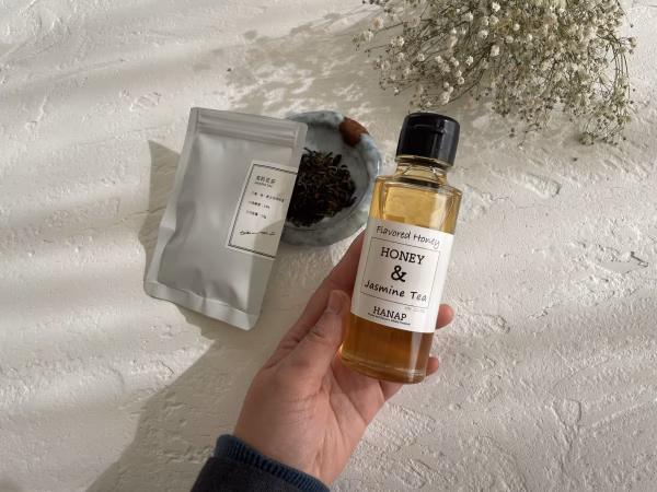 ジャスミンティーの癒しのフレーバーハニー『HONEY & Jasminetea』