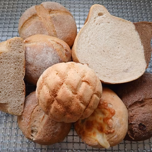 【5月予約商品】 自家製挽きたて小麦粉使用　おまかせナチュ　パンセット